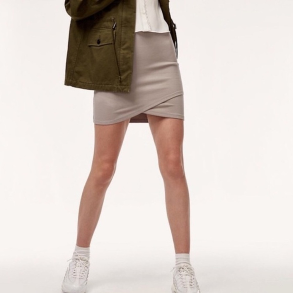 Aritzia Talula⎜PRIMROSE SKIRT⎜ASHEN